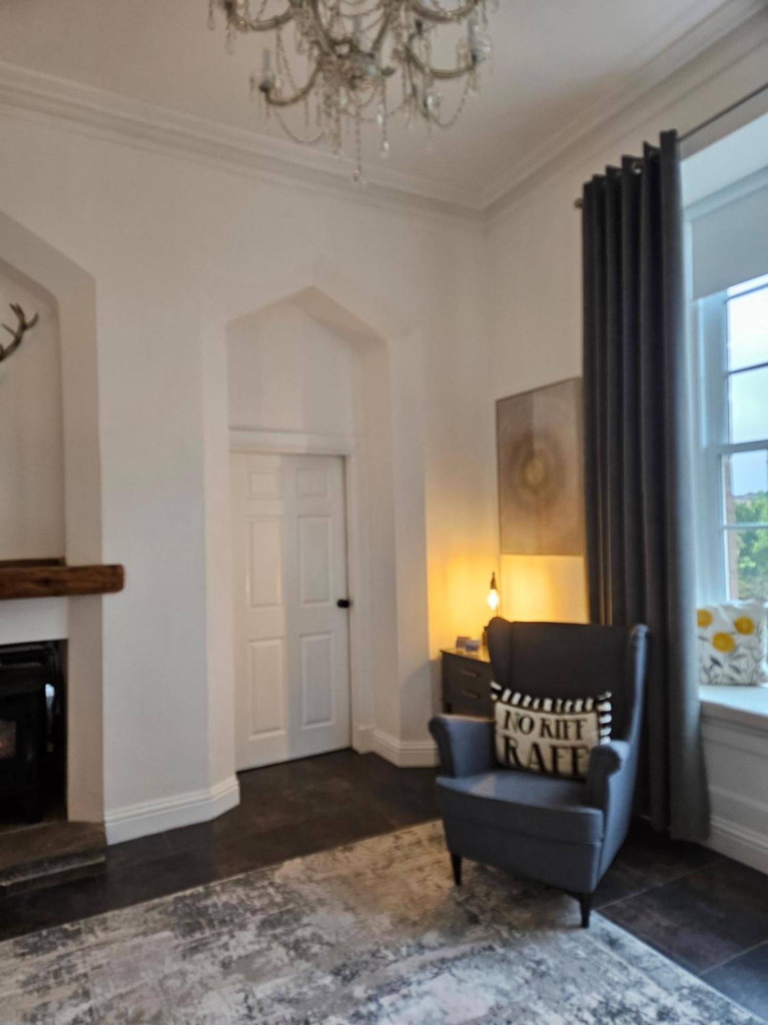 Langhouse Castle Bed And Breakfast Inverkip 외부 사진